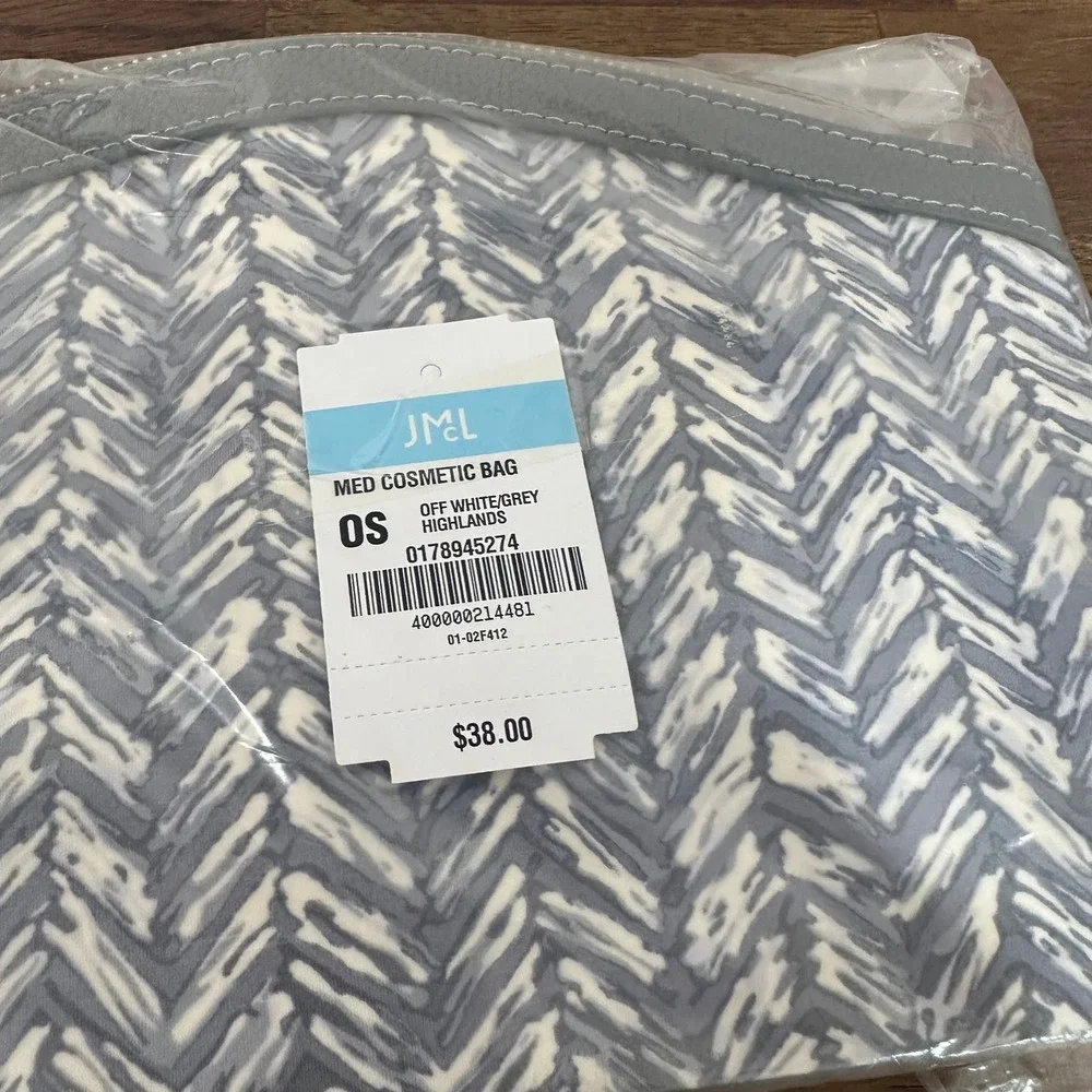 J Mclaughlin Travel Pouch NWT $38 Cosmetic Bag Gray White Chevron Medium